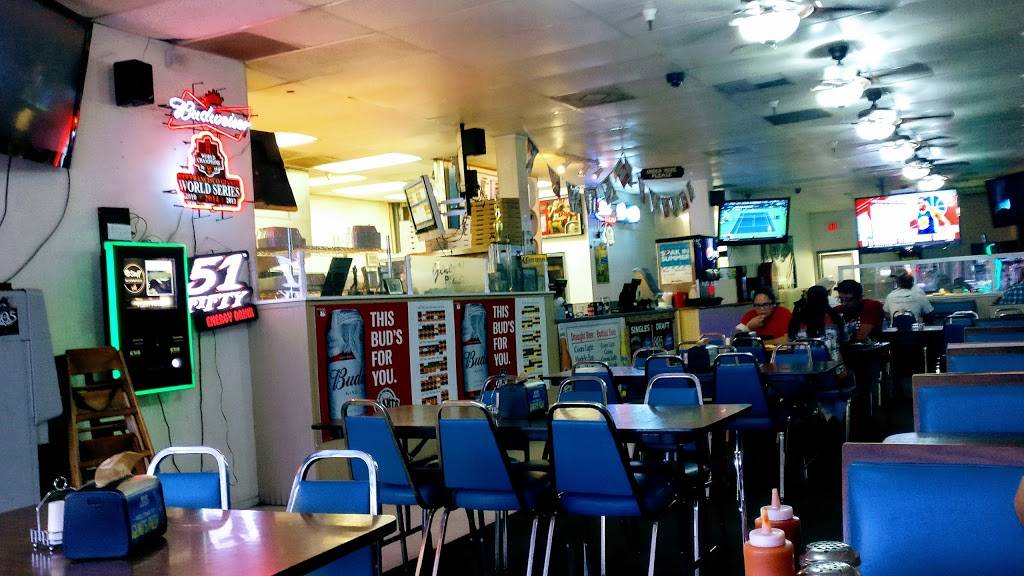 Geneos Pizza Parlor | restaurant | 307 N Main St, Livingston, CA 95334, USA | 2093948444 OR +1 209-394-8444