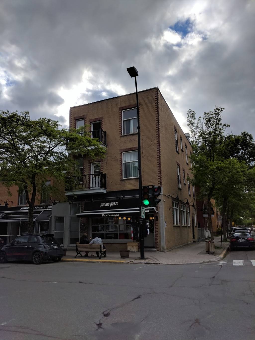 Panino Pazzo | restaurant | 193 Rue Saint-Zotique E, Montréal, QC H2S 1K9, Canada | 5142799009 OR +1 514-279-9009