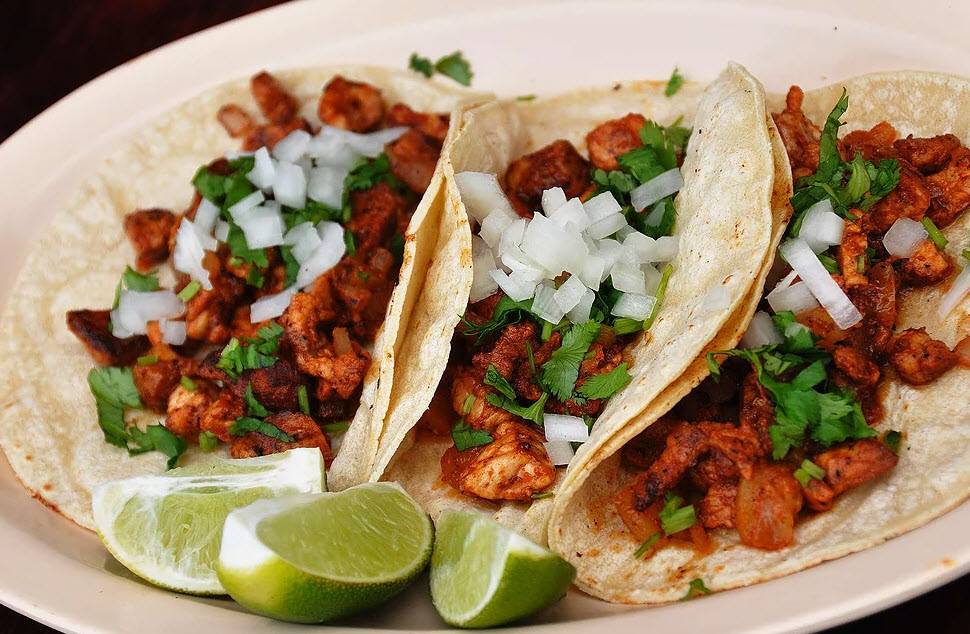 Los Locos | restaurant | 16775 Yonge St Unit 4, Newmarket, ON L3Y 8J4, Canada | 3652682267 OR +1 365-268-2267