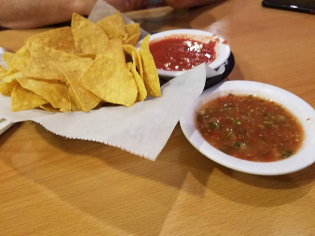 Mariachiles | restaurant | 318 St Johns Ave, Palatka, FL 32177, USA | 3865302114 OR +1 386-530-2114