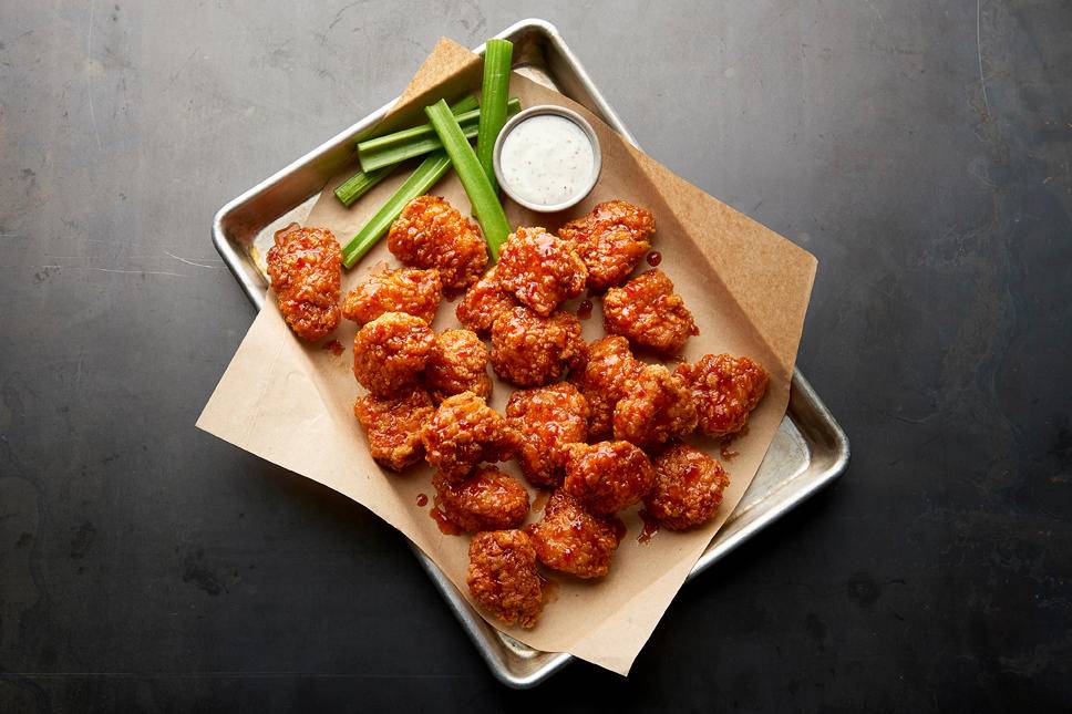 Buffalo Wild Wings | meal takeaway | 32401 Temecula Pkwy, Temecula, CA 92592, USA | 9513030225 OR +1 951-303-0225