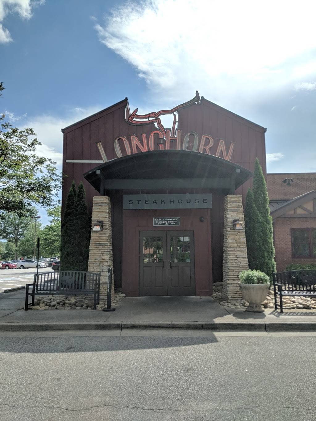 LongHorn Steakhouse | meal takeaway | 1375 Riverstone Pkwy, Canton, GA 30114, USA | 7703454511 OR +1 770-345-4511