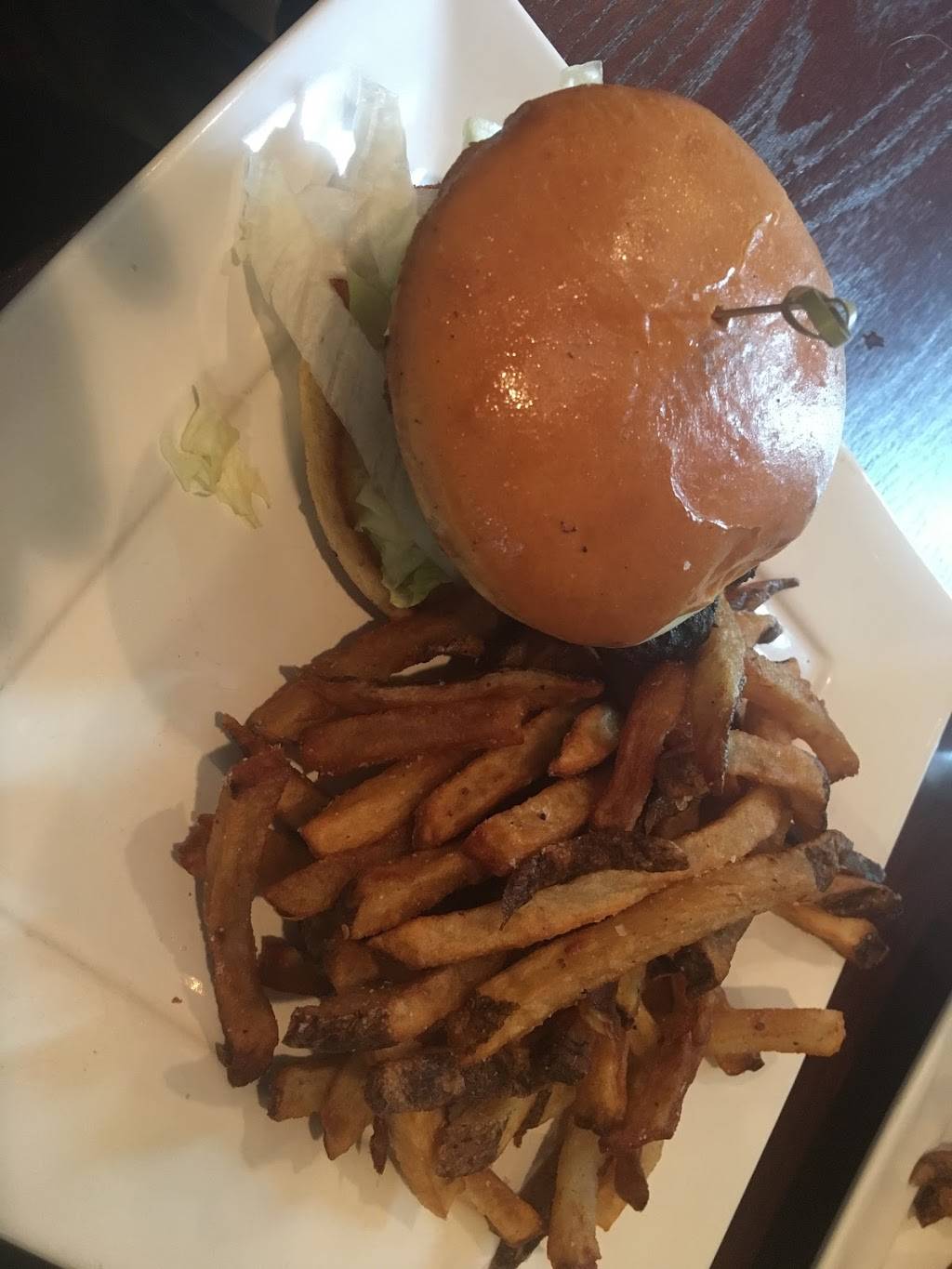 QuarterHouse Tavern | night club | 801 S Decker Ave, Baltimore, MD 21224, USA | 6672125888 OR +1 667-212-5888