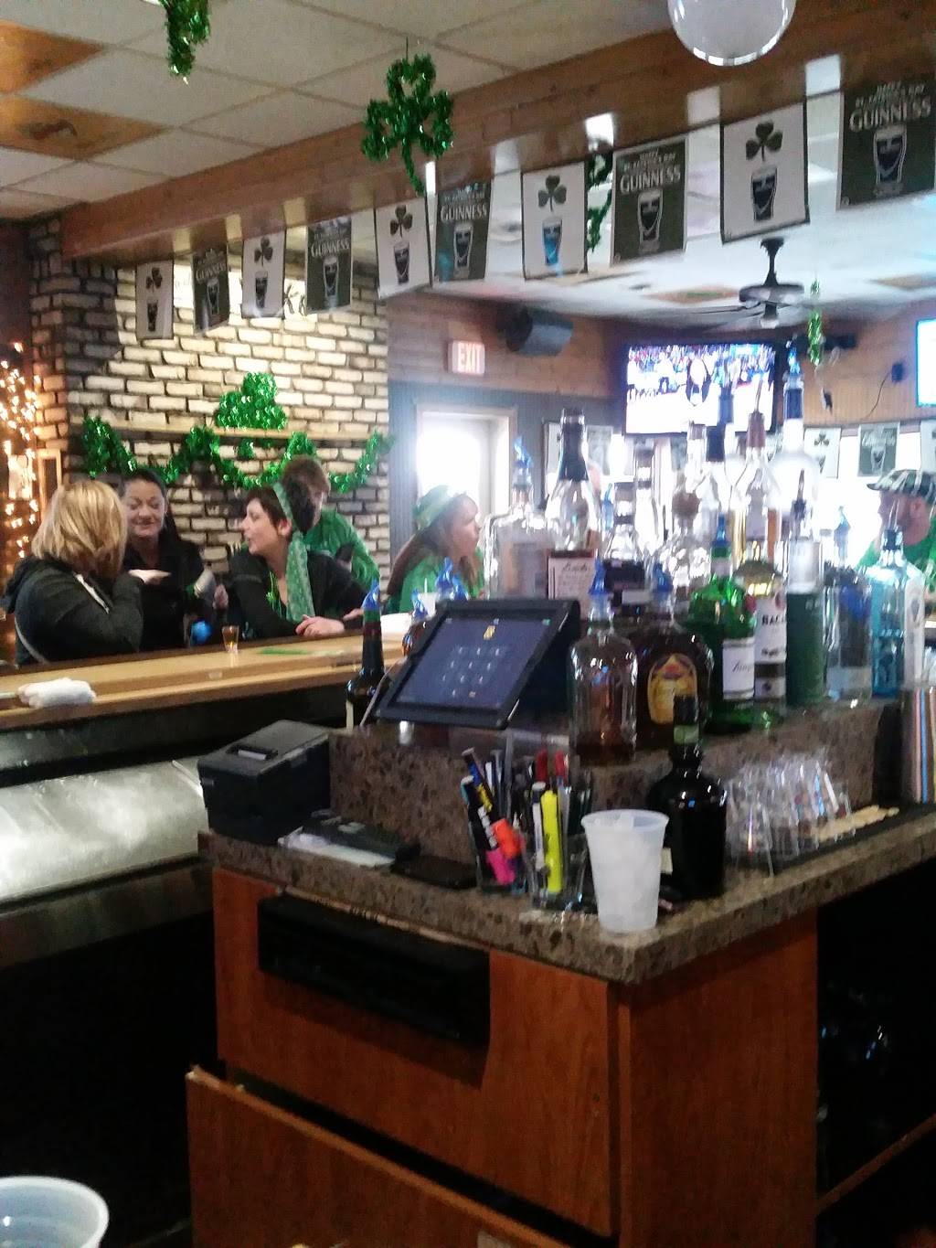 Howies On the Lake | restaurant | 4856 Coleman Dr, Akron, OH 44319, USA | 3306448343 OR +1 330-644-8343