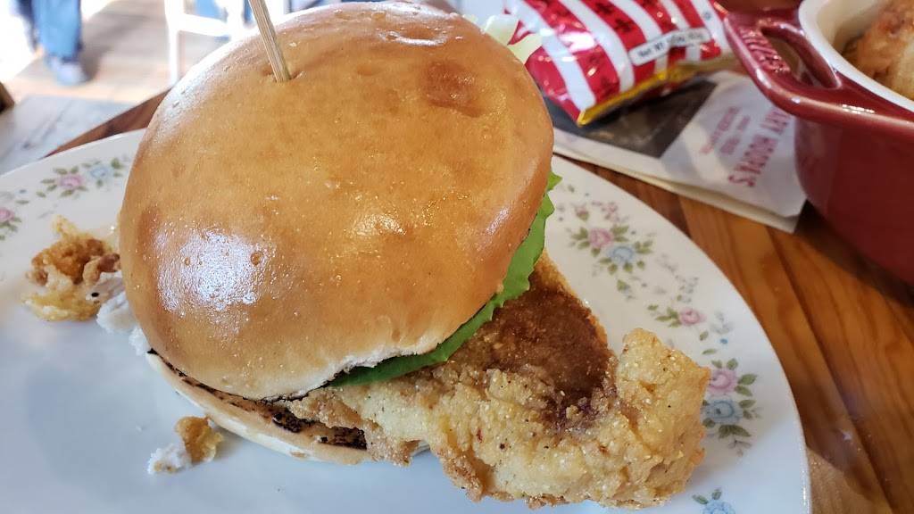 Mary Hoopas House of Fried Chicken & Oysters | restaurant | 2371 Hosea L Williams Dr SE, Atlanta, GA 30317, USA | 4042545236 OR +1 404-254-5236