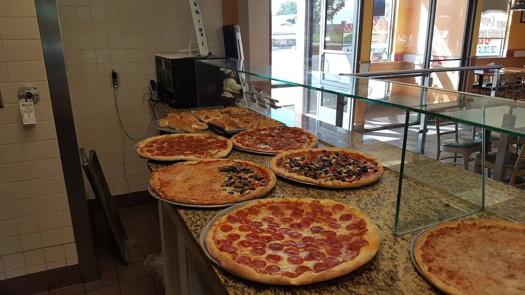 Mamma Leones Pizza | restaurant | 650 E Red Bridge Rd, Kansas City, MO 64131, USA | 8169431760 OR +1 816-943-1760