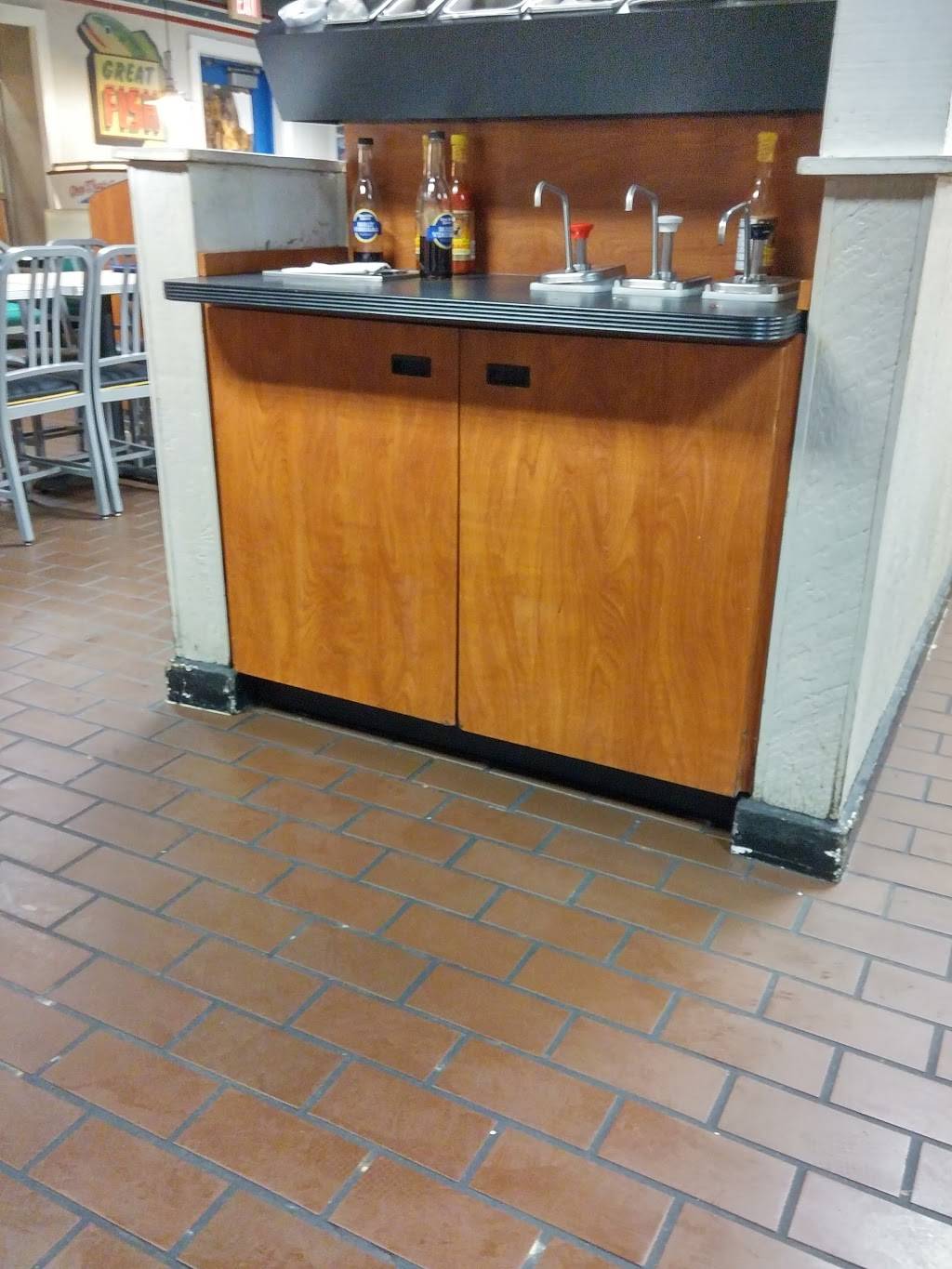 Long John Silvers | restaurant | 400 E Broadway, Louisville, KY 40202, USA | 5025891080 OR +1 502-589-1080