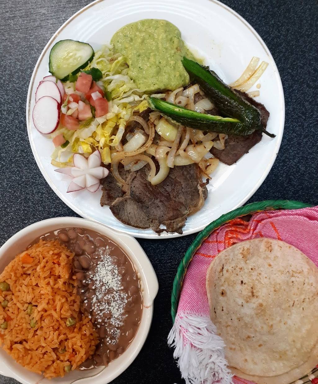 Tres sabores Mexican restaurant | restaurant | 83-03 24th Ave, Queens, NY 11370, USA | 7188990221 OR +1 718-899-0221