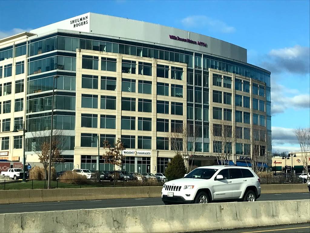 Zoës Kitchen | restaurant | 12505 Park Potomac Ave Ste 115, Potomac, MD 20854, USA | 2403281022 OR +1 240-328-1022