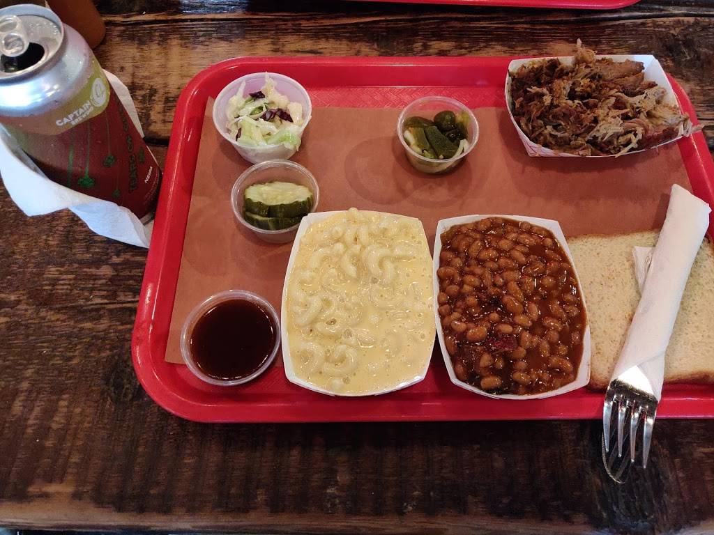 Mables Smokehouse & Banquet Hall | restaurant | 44 Berry St, Brooklyn, NY 11249, USA | 7182186655 OR +1 718-218-6655