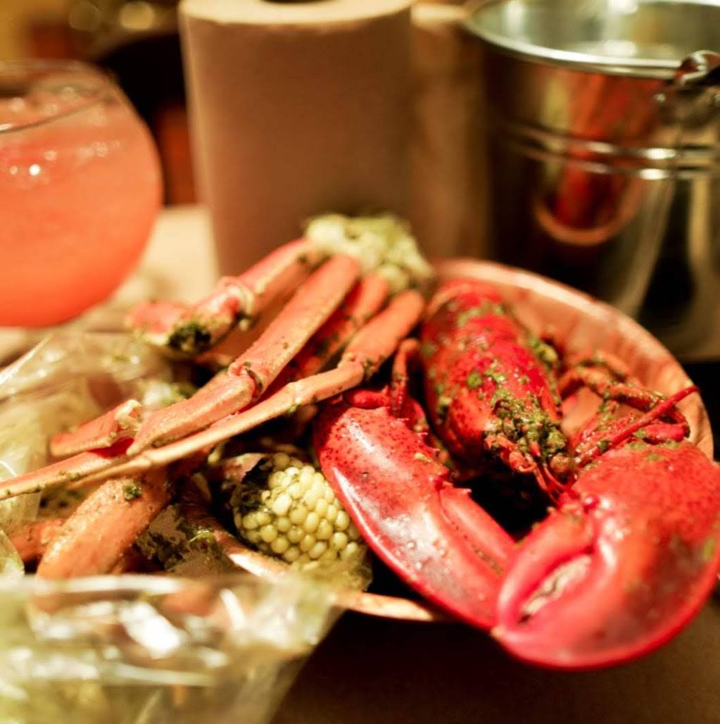 King of the Sea | restaurant | 1102 Bedford Ave, Brooklyn, NY 11216, USA | 7187838000 OR +1 718-783-8000