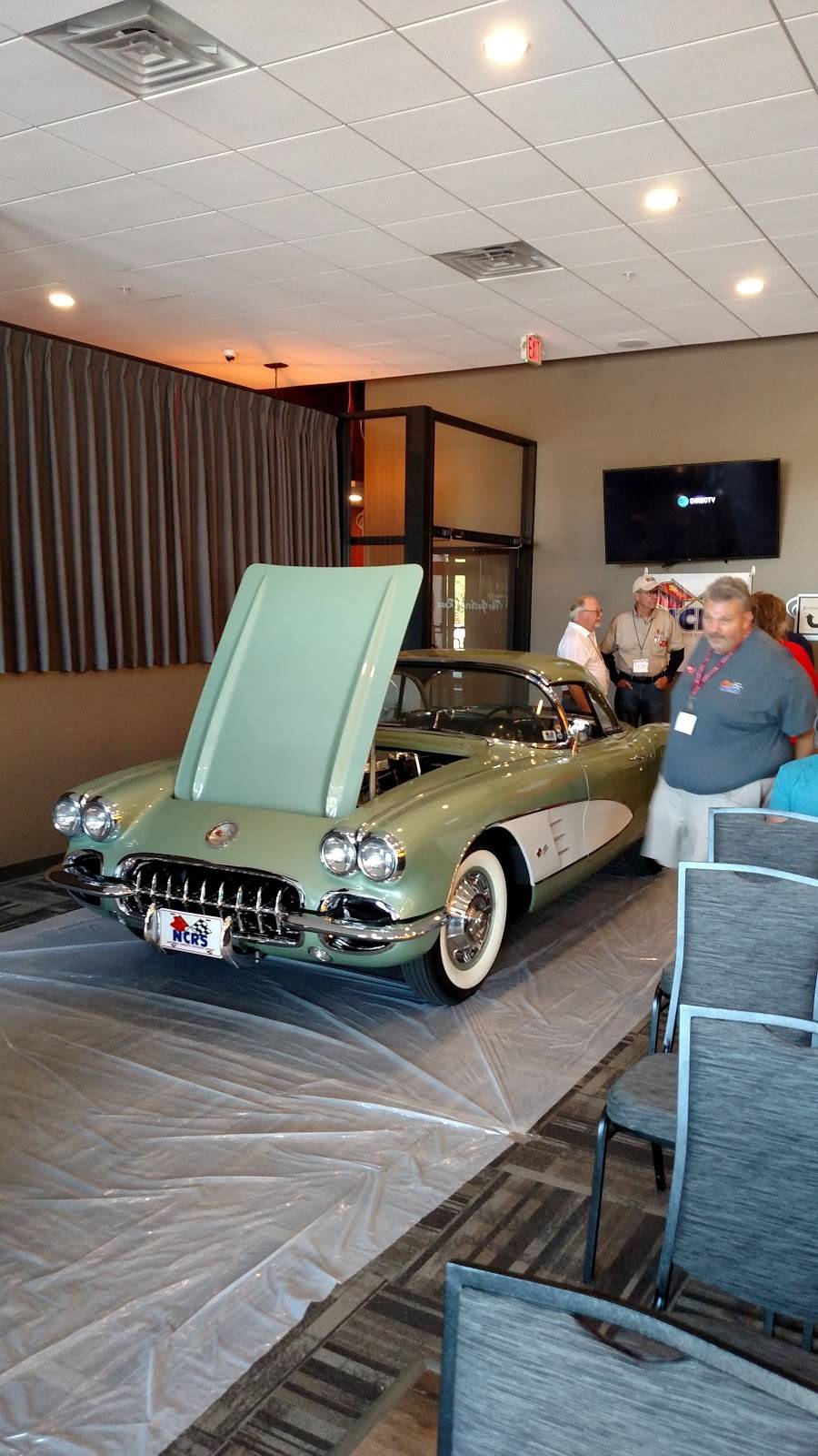 McCoys Bar Patio and Grill | restaurant | 1900 Madison Ave, Council Bluffs, IA 51503, USA | 7123282374 OR +1 712-328-2374