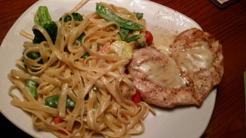 Outback Steakhouse | restaurant | 127 W Tiverton Way, Lexington, KY 40503, USA | 8592726283 OR +1 859-272-6283