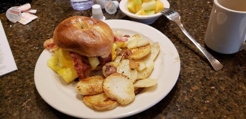 Eatn Park | restaurant | 995 E Pittsburgh St, Greensburg, PA 15601, USA | 7248372759 OR +1 724-837-2759