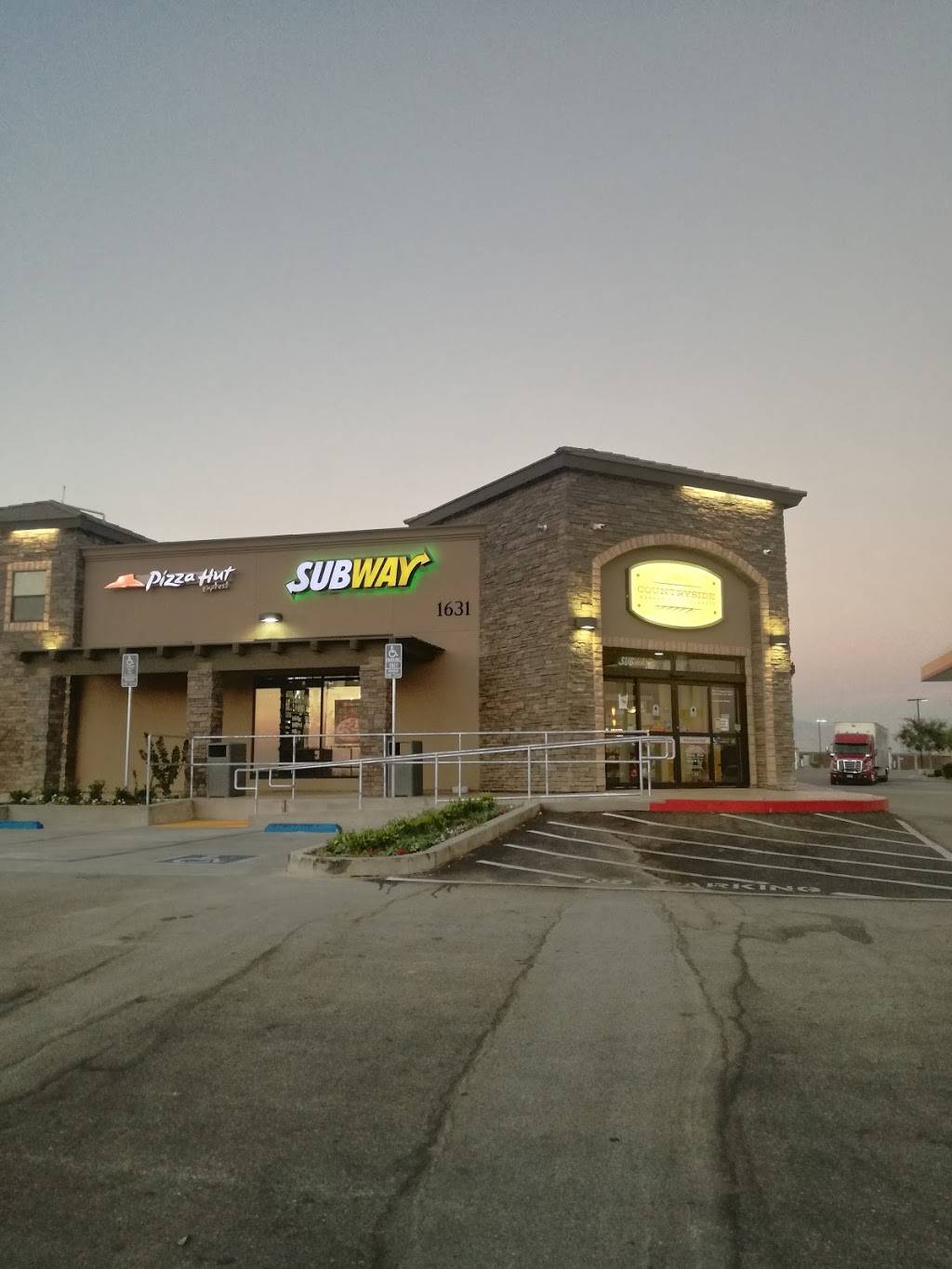 Countryside Market and Restaurants | meal takeaway | 1631 Comanche Dr, Bakersfield, CA 93307, USA | 6613640315 OR +1 661-364-0315