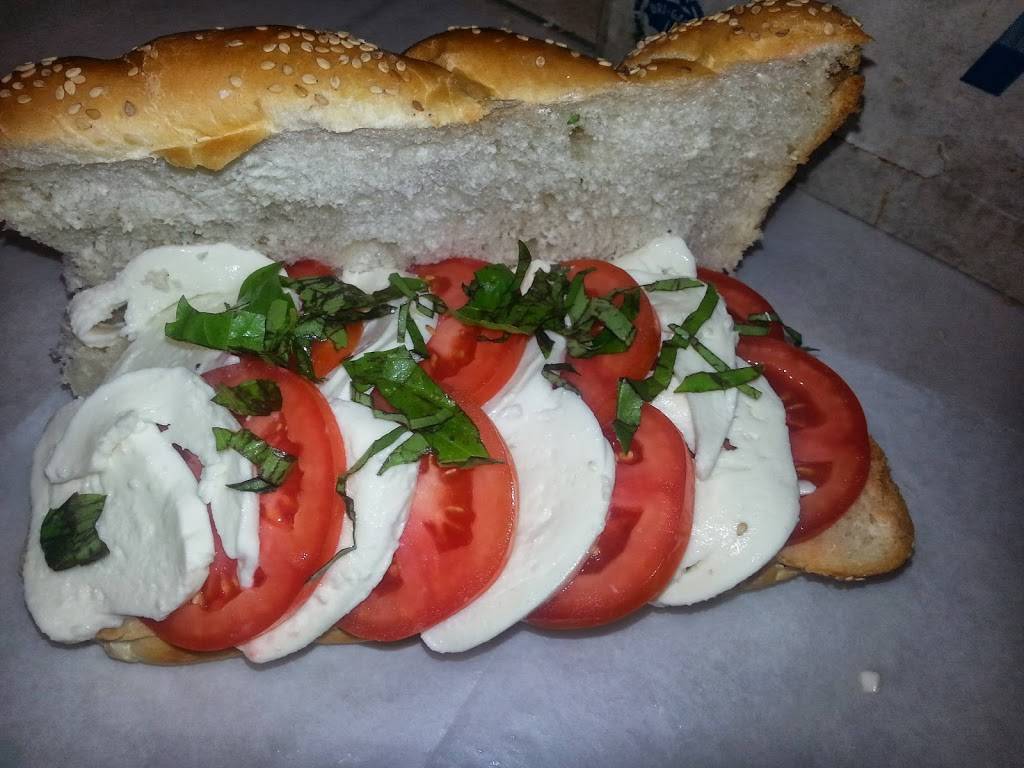 Carluccios Italian Specialties | restaurant | 16 N Main St, South Yarmouth, MA 02664, USA | 5083945000 OR +1 508-394-5000