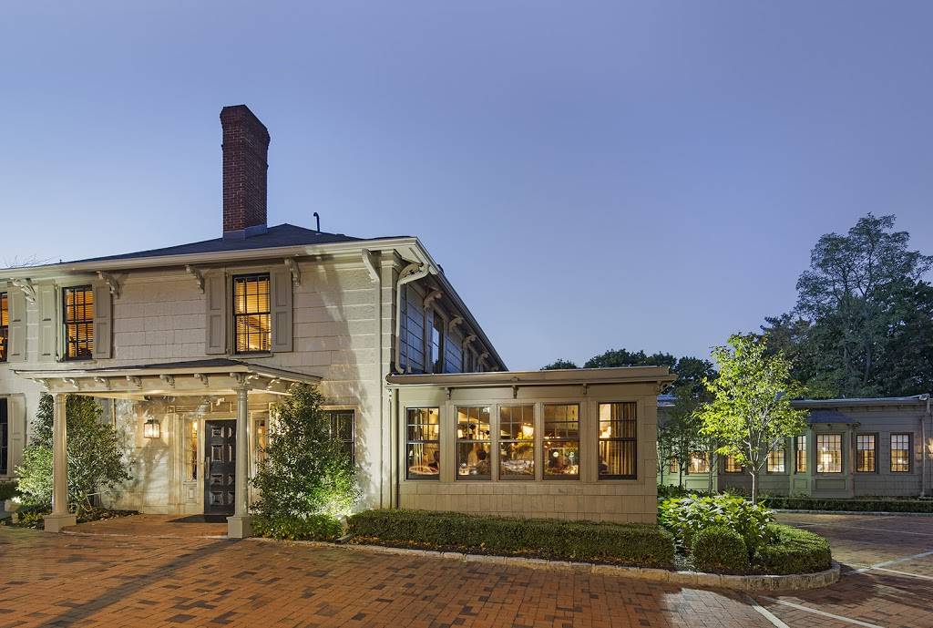 Hendricks Tavern | restaurant | 1305 Old Northern Blvd, Roslyn, NY 11576, USA | 5166211200 OR +1 516-621-1200