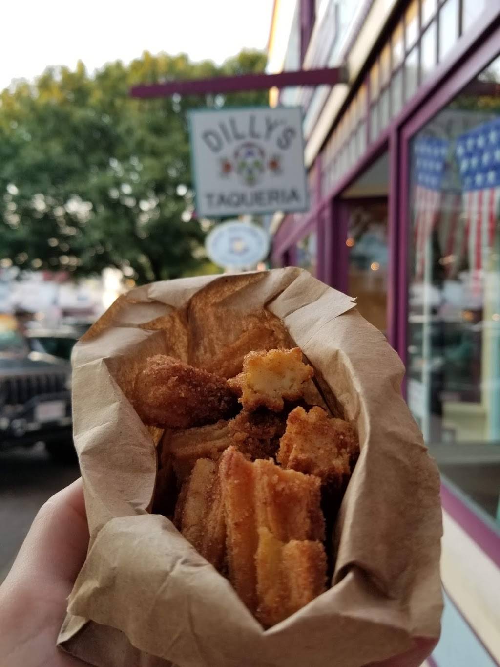 Dillys Taqueria | restaurant | 12 Circuit Ave, Oak Bluffs, MA 02557, USA | 5086879171 OR +1 508-687-9171