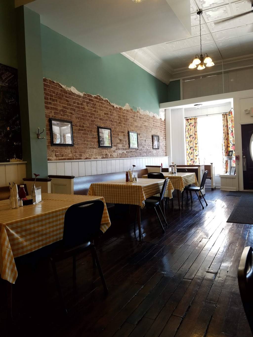 Kelseys On Main | cafe | 1124 Main St, Jackson, KY 41339, USA | 6066664004 OR +1 606-666-4004