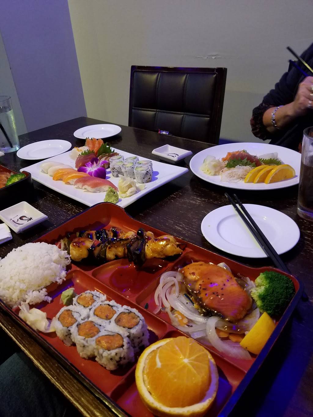 Umi Japanese Cuisine | restaurant | 2625 Connecticut Ave NW 2nd floor, Washington, DC 20008, USA | 2023323636 OR +1 202-332-3636