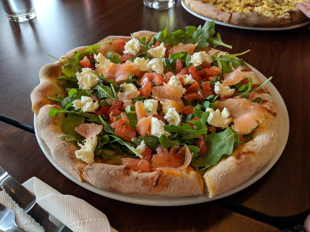 Vittorios Slice Of Italy | restaurant | 3115 Forest Glade Dr, Windsor, ON N8R 1W6, Canada | 5199799554 OR +1 519-979-9554