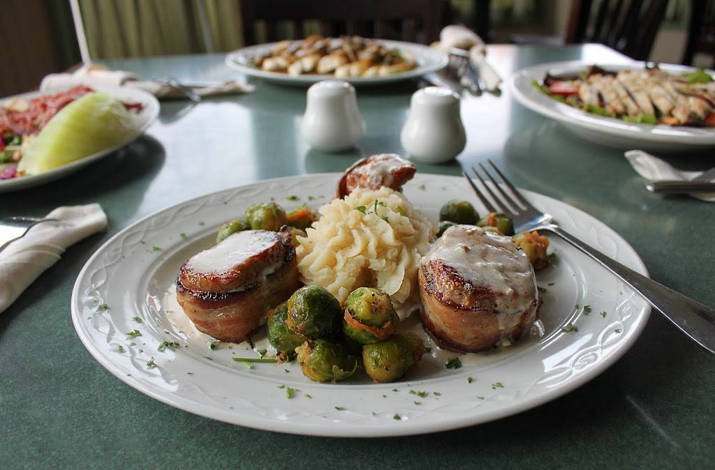 County Clare Irish Inn & Pub | restaurant | 1234 N Astor St, Milwaukee, WI 53202, USA | 4142725273 OR +1 414-272-5273