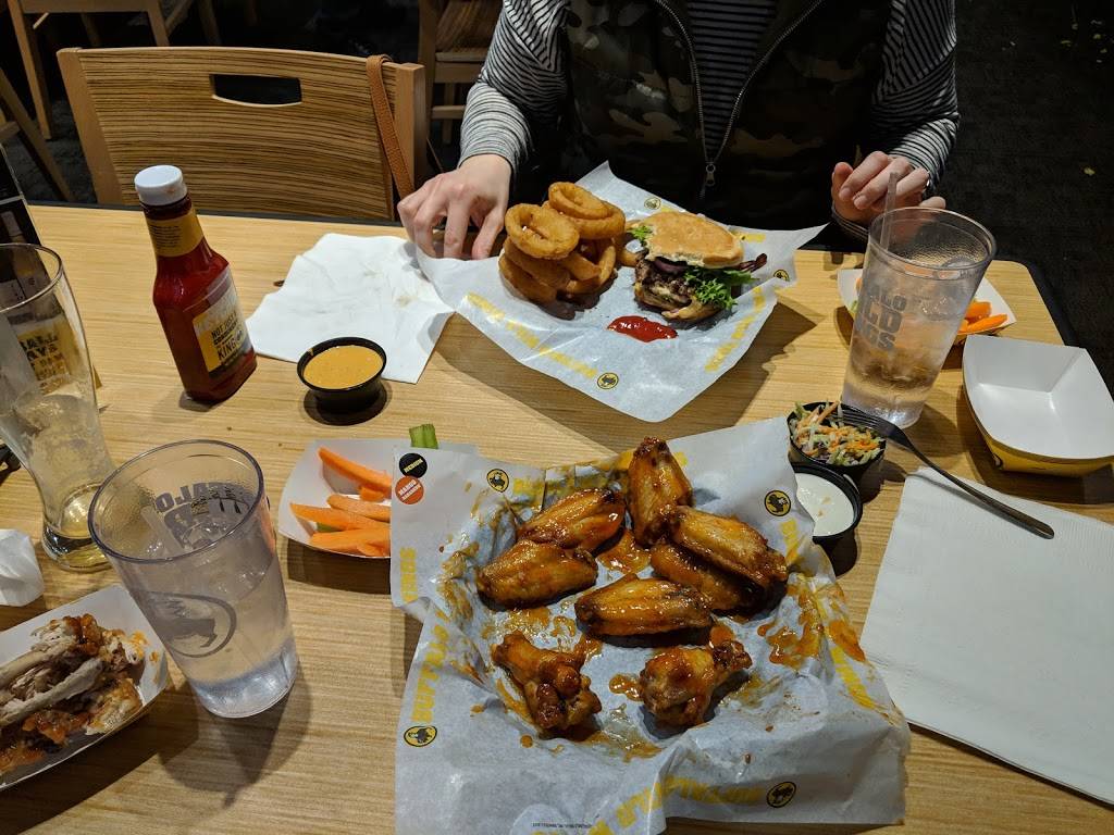 Buffalo Wild Wings | meal takeaway | 845 East Ave, Chico, CA 95926, USA | 5305923251 OR +1 530-592-3251