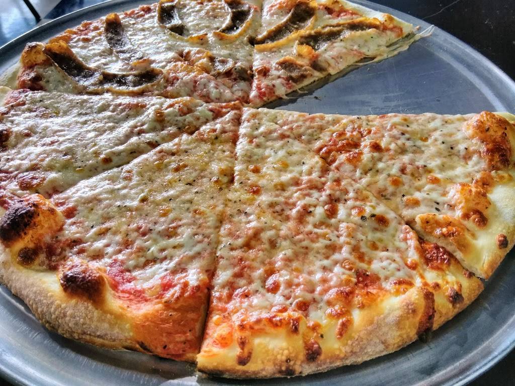 Florios PizzaRè | restaurant | 11851 Bandera Rd, Helotes, TX 78023, USA | 2103621965 OR +1 210-362-1965