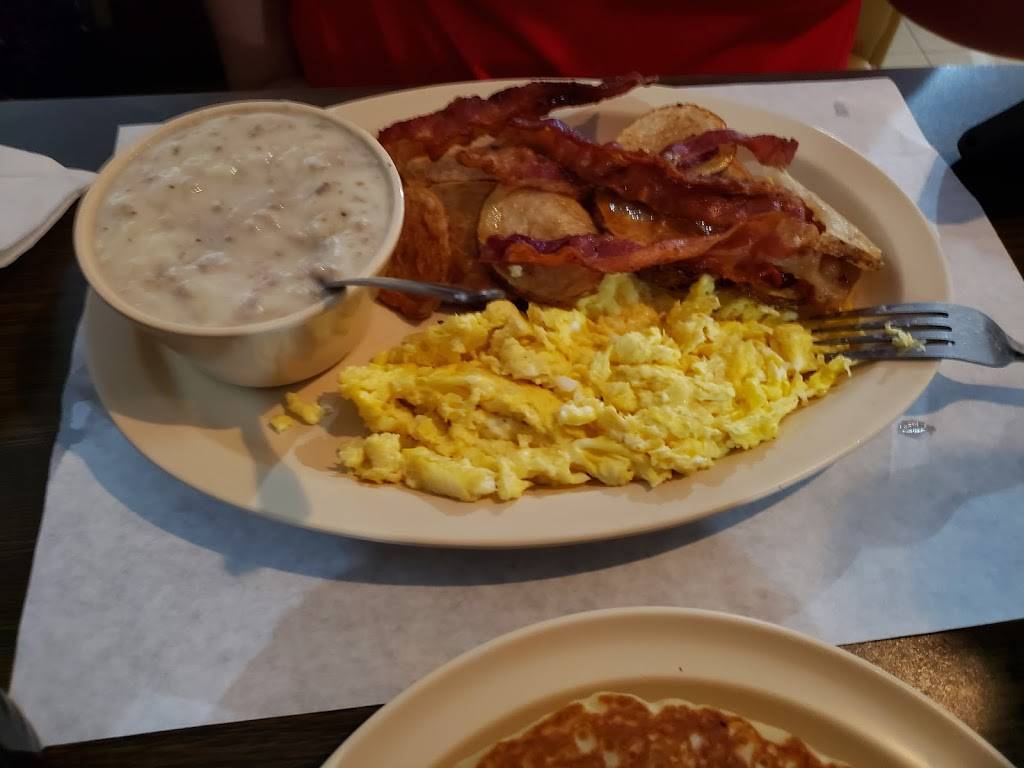 Big V Restaurant | restaurant | 32 Hall St, LaBelle, FL 33935, USA | 8636752917 OR +1 863-675-2917