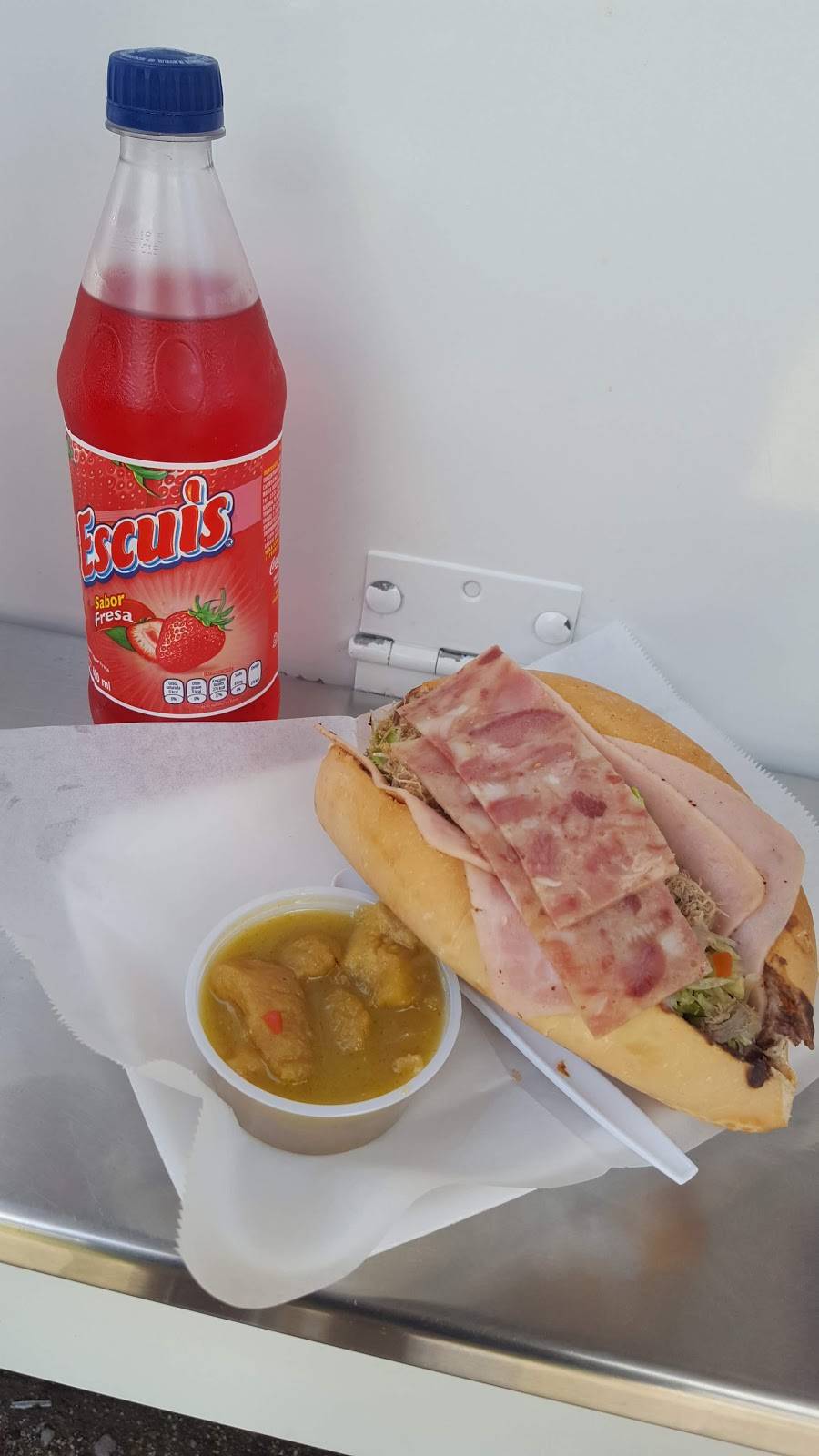 Tortas De La Barda | restaurant | 2106 Antoine Dr, Houston, TX 77055, USA | 7132631335 OR +1 713-263-1335