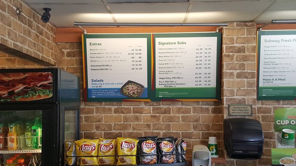 Subway Restaurants | restaurant | 201 E Sunrise Blvd, Fort Lauderdale, FL 33304, USA | 9544622322 OR +1 954-462-2322