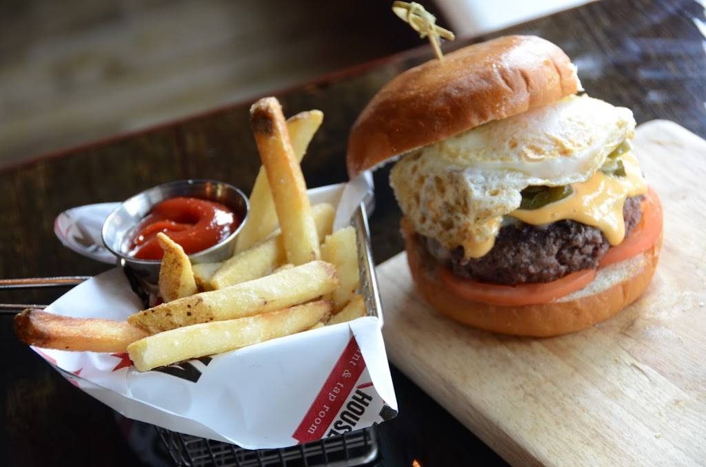 Iowa Chop House | restaurant | 223 E Washington St, Iowa City, IA 52240, USA | 3193591078 OR +1 319-359-1078