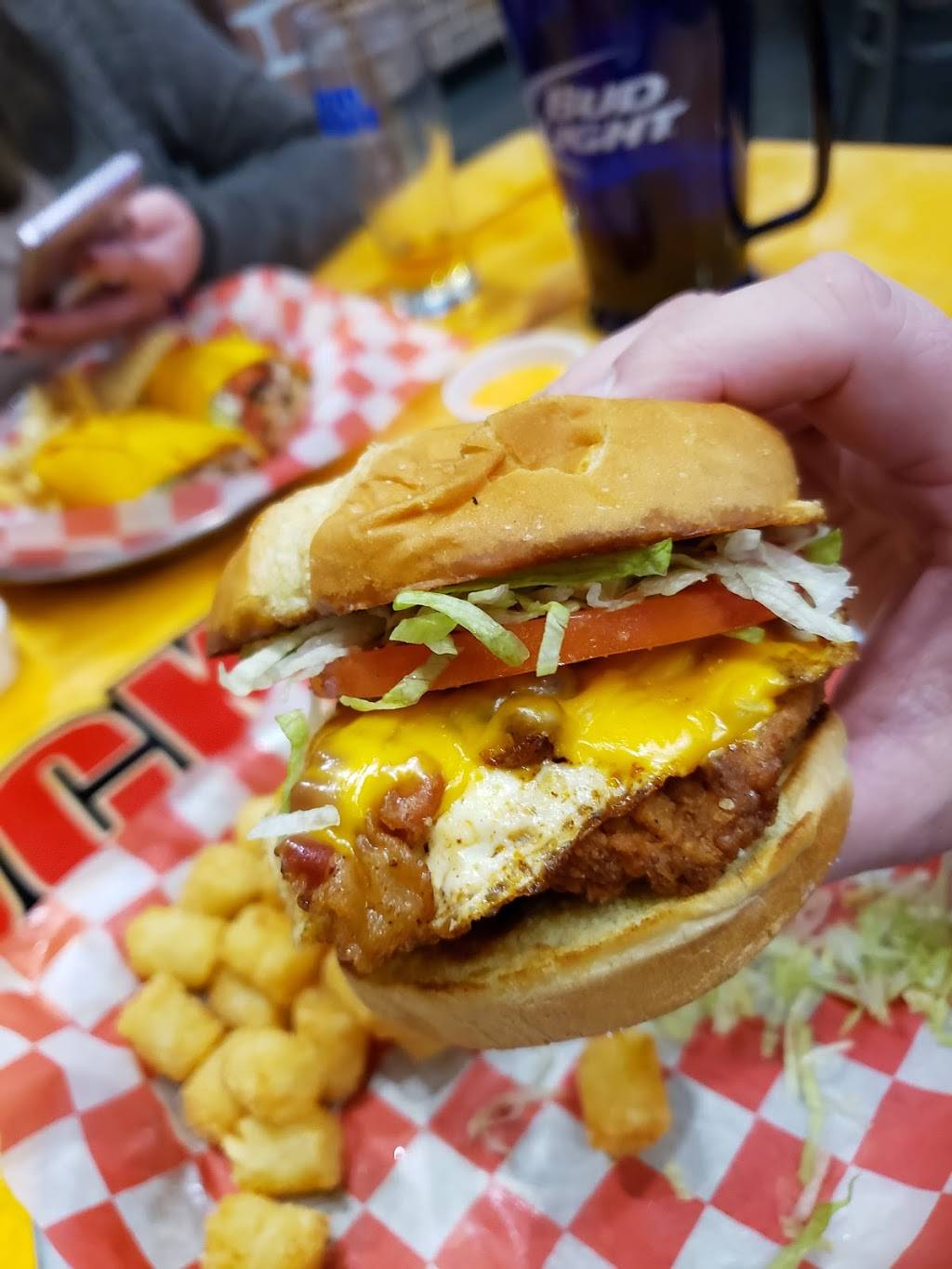 Cluckers Shepherdsville | restaurant | 544 Conestoga Pkwy, Shepherdsville, KY 40165, USA | 5025319188 OR +1 502-531-9188