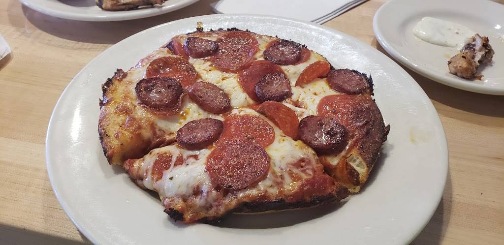 Old Chicago Pizza and Taproom | restaurant | 436 N Hwy 67, Cedar Hill, TX 75104, USA | 9722915706 OR +1 972-291-5706