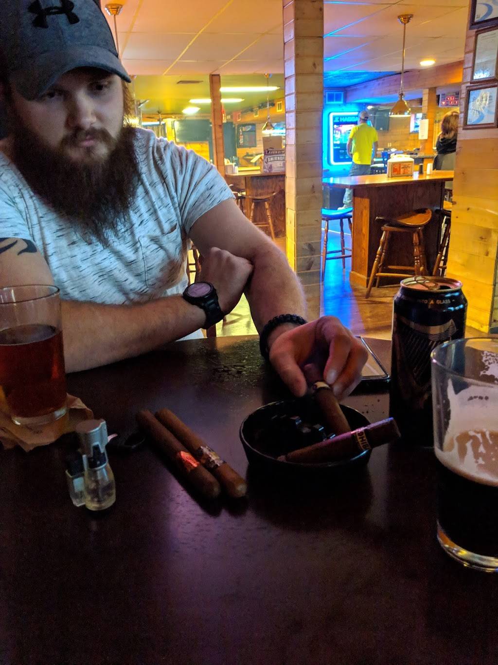 Stadium Club | restaurant | 61 2nd St, Highspire, PA 17034, USA | 7179399193 OR +1 717-939-9193