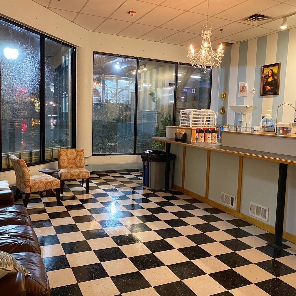 New Hampshire Doughnut Co. | bakery | 2 Capital Plaza, Concord, NH 03301, USA | 6037155097 OR +1 603-715-5097