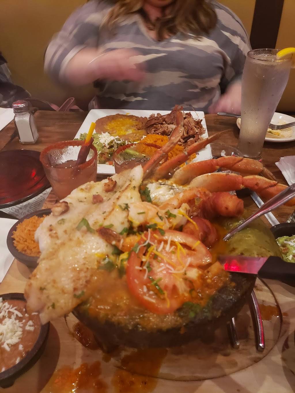 El Pescador | restaurant | 12002 Lakewood Blvd, Downey, CA 90242, USA | 5625000068 OR +1 562-500-0068