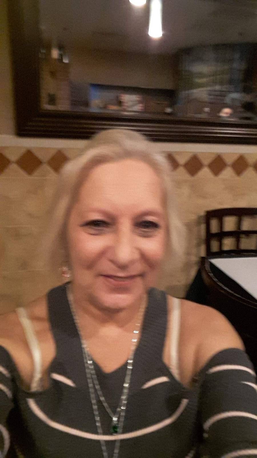 Luigis Famiglia Cucina | restaurant | 62 Gleneida Ave, Carmel Hamlet, NY 10512, USA | 8452254000 OR +1 845-225-4000