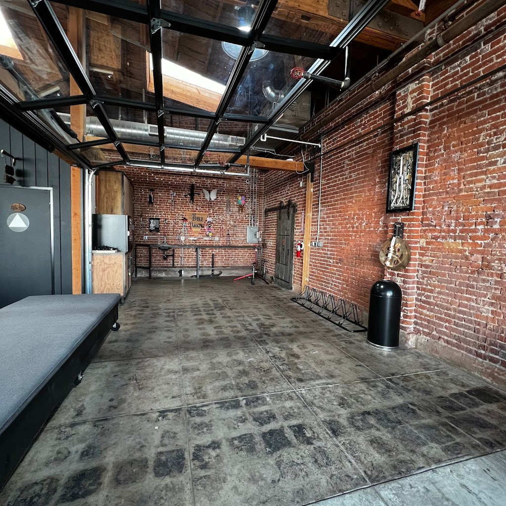 Detroit Veseys | restaurant | 2028 E 7th St, Los Angeles, CA 90021, USA | 2135740389 OR +1 213-574-0389