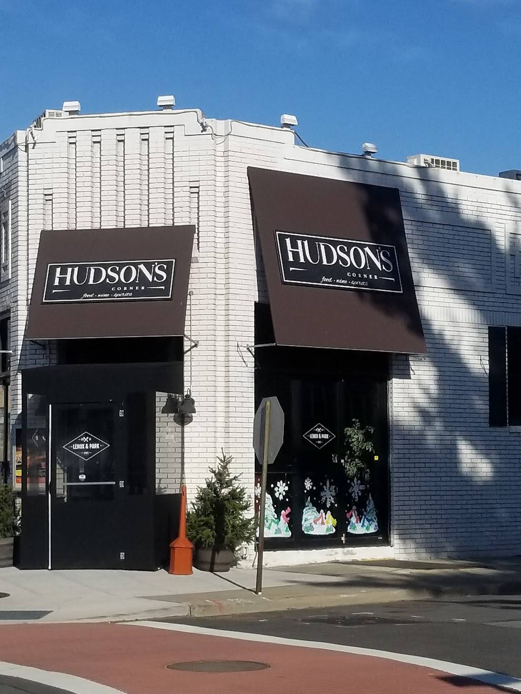 Hudsons Corner | restaurant | 41 S Park Ave, Rockville Centre, NY 11570, USA | 5164421299 OR +1 516-442-1299