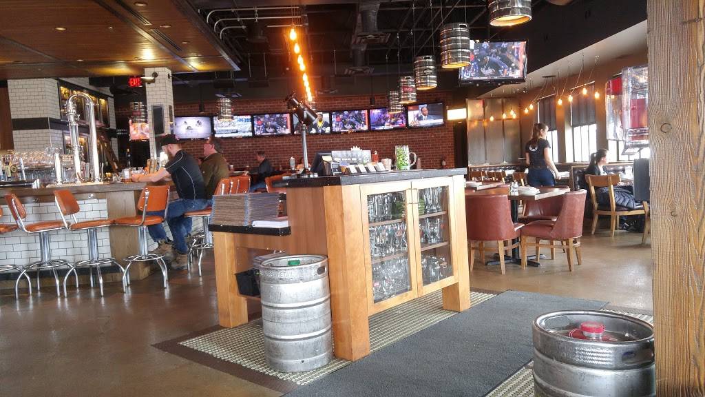 Beertown Public House | restaurant | 561 Hespeler Rd #1A, Cambridge, ON N1R 6J4, Canada | 5196290288 OR +1 519-629-0288