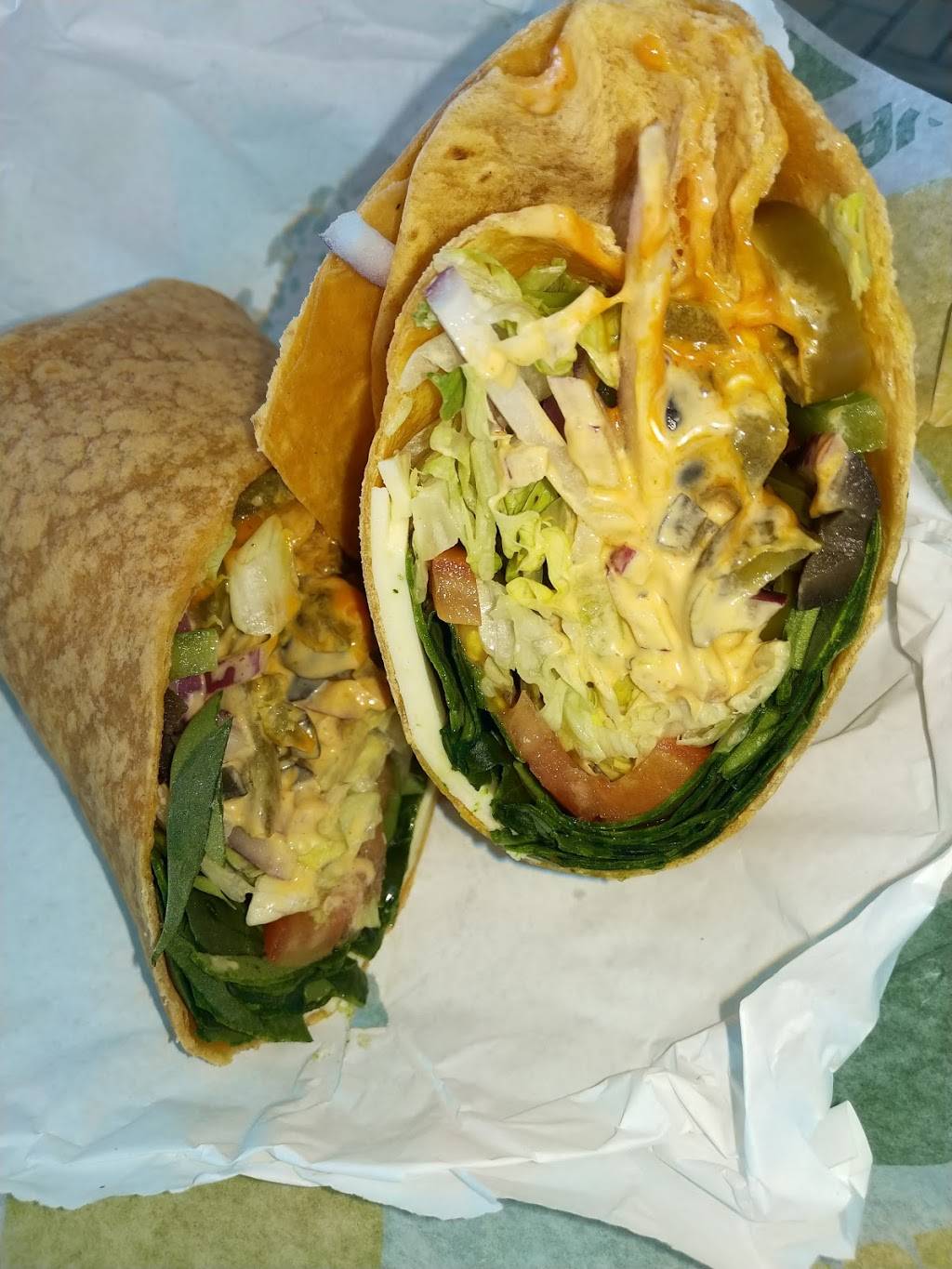 Subway Restaurants | restaurant | Farmers Branch Shopping Center, 12895 Josey Ln #104, Farmers Branch, TX 75234, USA | 9724844922 OR +1 972-484-4922