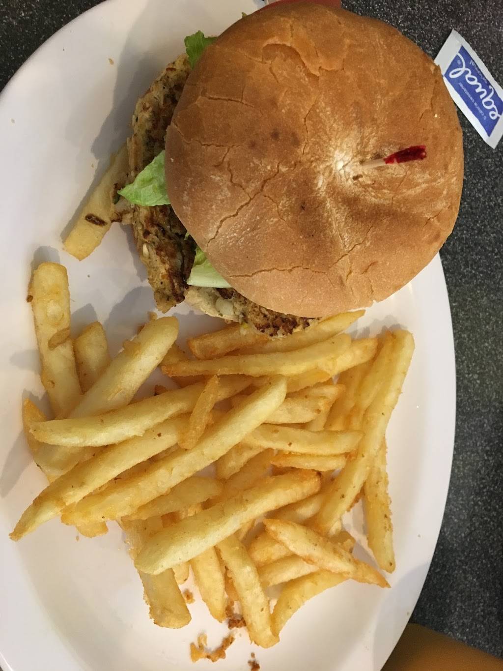 Moms Diner | restaurant | 501 Westcott St, Syracuse, NY 13210, USA | 3154770141 OR +1 315-477-0141