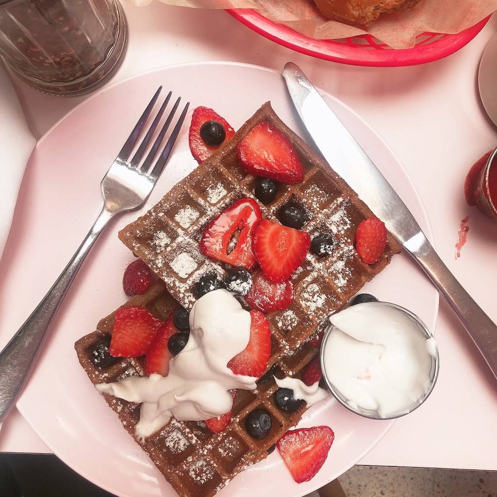 Erin McKenna’s Bakery | restaurant | 1415 Montana Ave, Santa Monica, CA 90403, USA | 8554622292 OR +1 855-462-2292