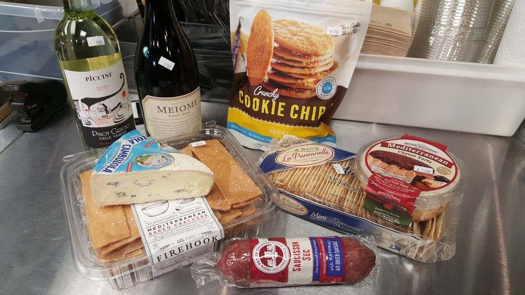 Polo Deli | restaurant | 2916 Cardinal Dr, Vero Beach, FL 32963, USA | 7722314091 OR +1 772-231-4091