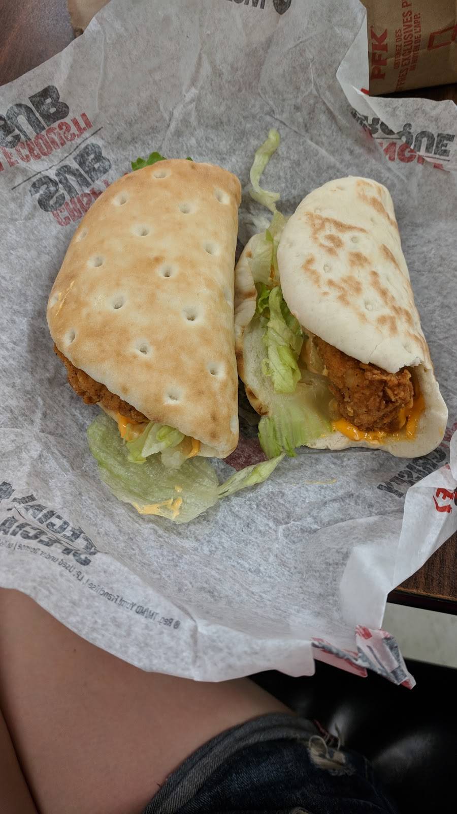 KFC | meal delivery | 156 The Queensway, Etobicoke, ON M8Y 1J2, Canada | 4162524601 OR +1 416-252-4601