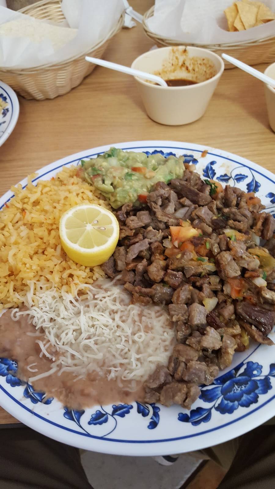 Mejia Taco Shop | restaurant | 151 S Madera Ave, Madera, CA 93637, USA | 5596731570 OR +1 559-673-1570