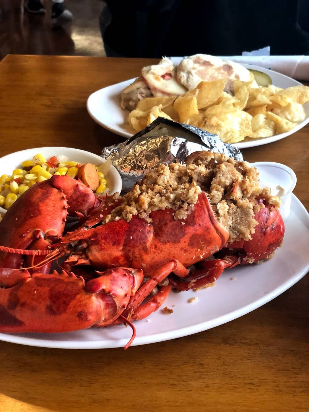 Lobster Pound Restaurant | restaurant | 2521 Atlantic Hwy, Lincolnville, ME 04849, USA | 2077895550 OR +1 207-789-5550