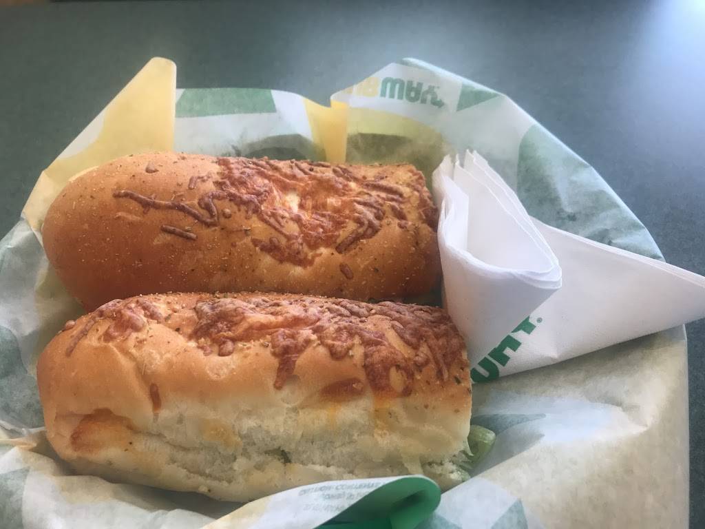 Subway Restaurants | restaurant | 3322 S Broadway, Garland, TX 75043, USA | 9728409339 OR +1 972-840-9339