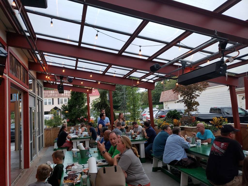 Martins Bar-B-Que Joint | restaurant | 984 Barret Ave, Louisville, KY 40204, USA | 5022420020 OR +1 502-242-0020